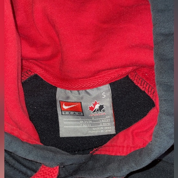 Vintage Nike Canada Hockey Hoodie - Picture 3 of 3